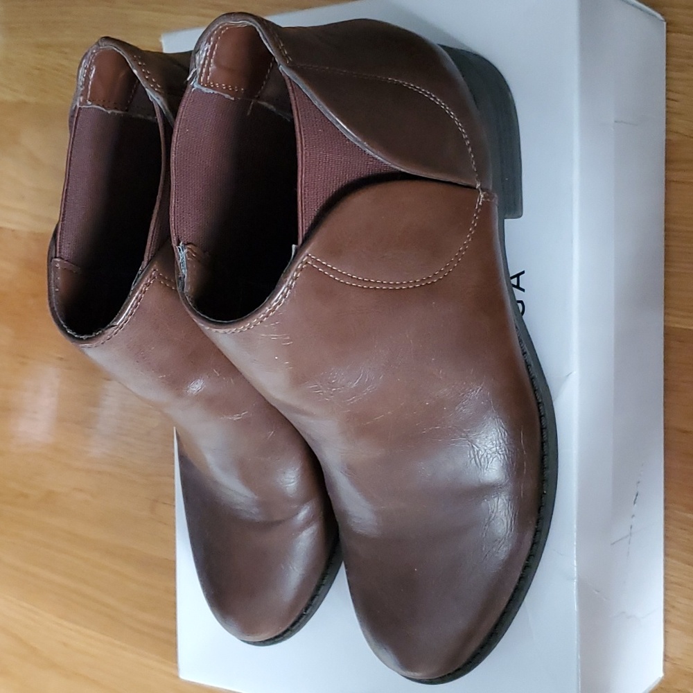 Unisa booties